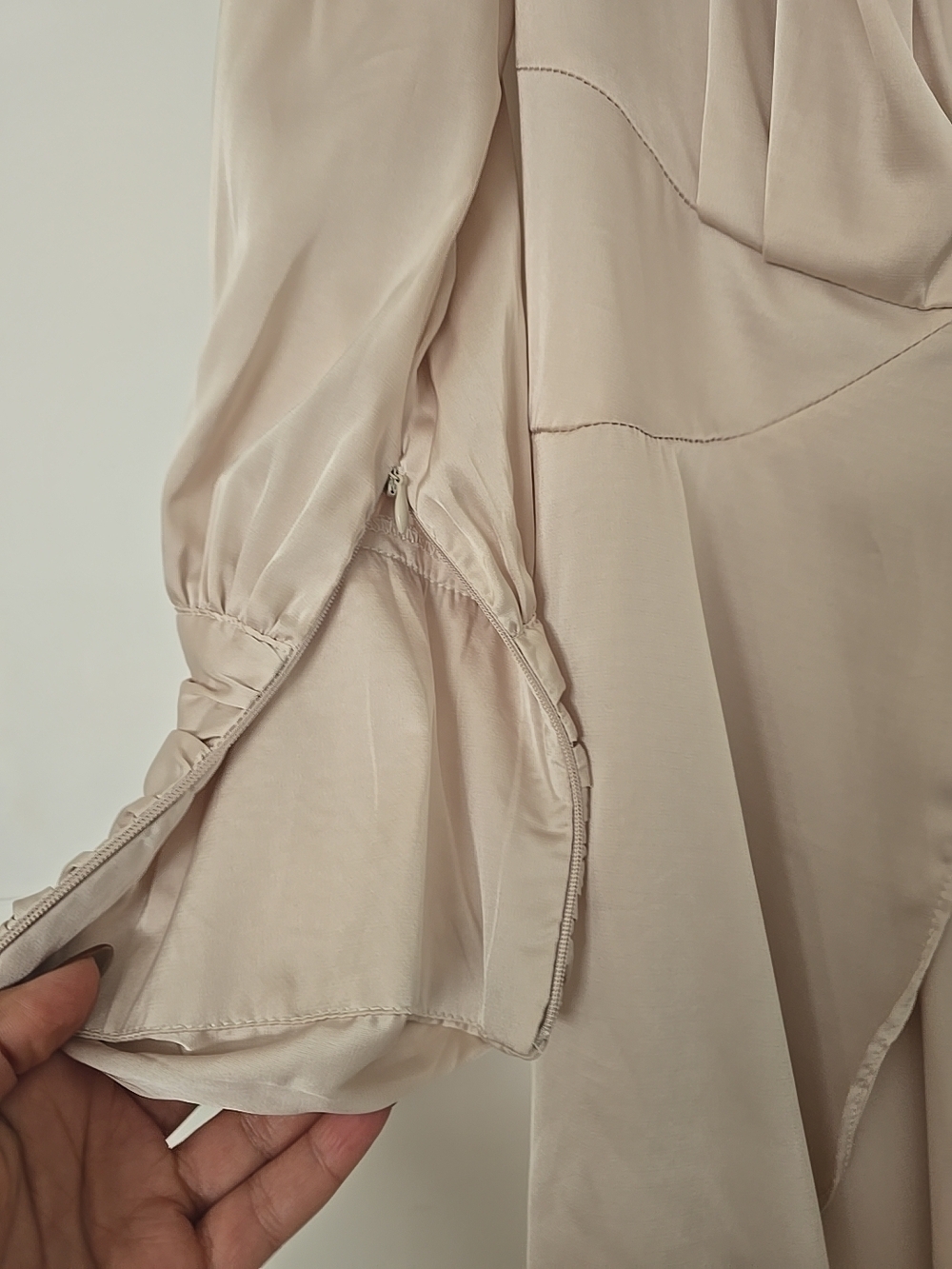 C.I.E.N. Champagne Satin Faux Wrap Mini Dress Size M Long Ruched Sleeve V-Neck - Picture 4 of 16